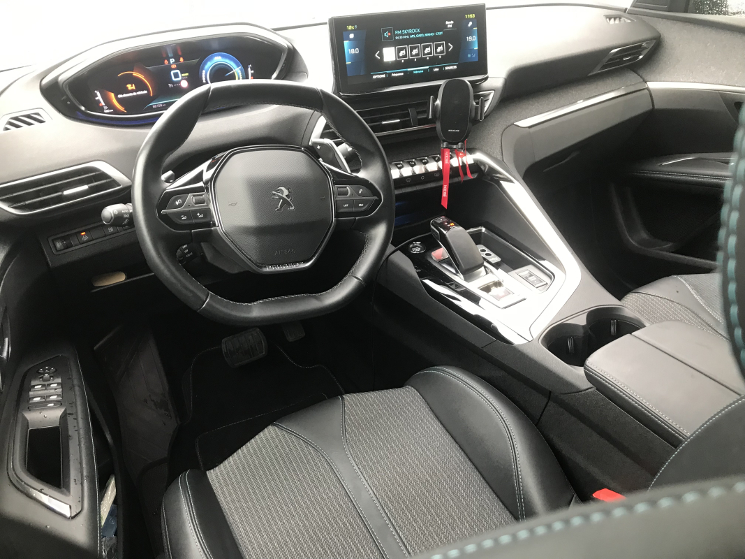 Peugeot 3008 HYbrid4 — 22