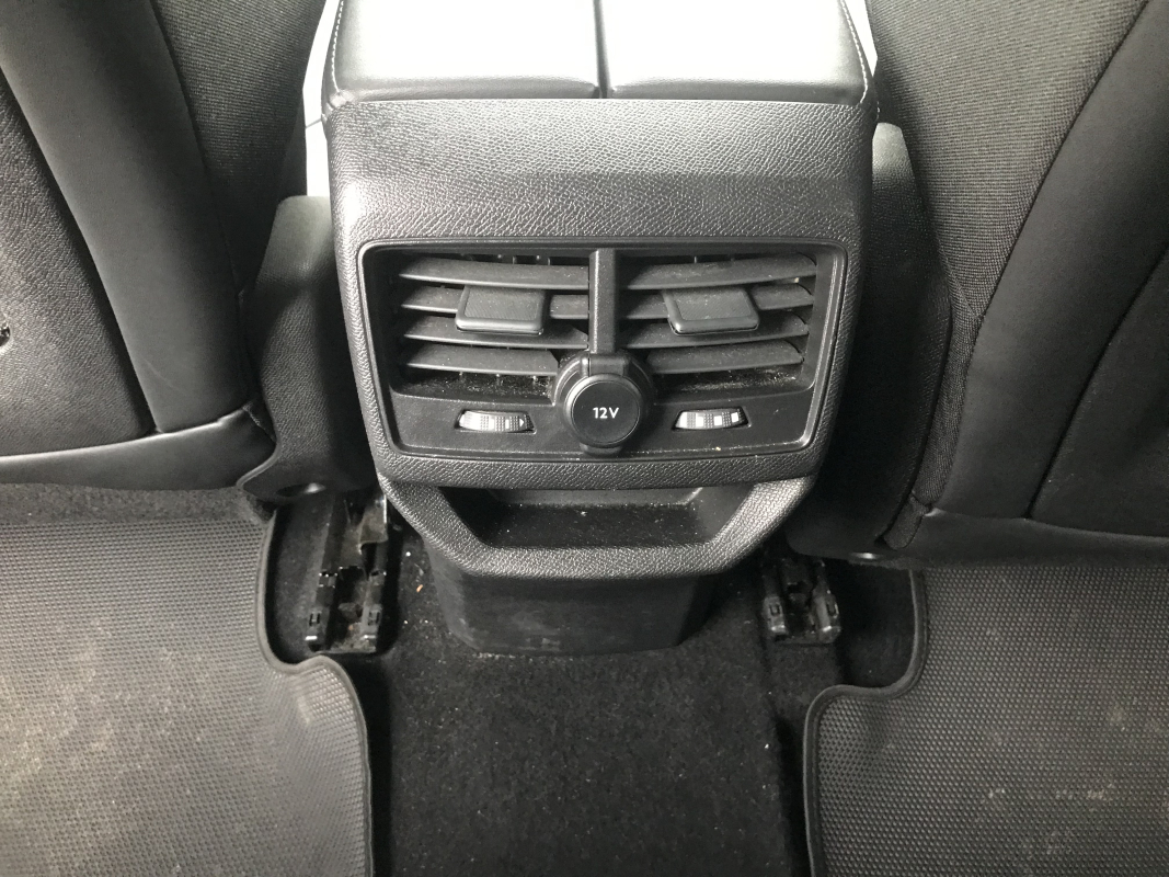 Peugeot 3008 HYbrid4 — 26