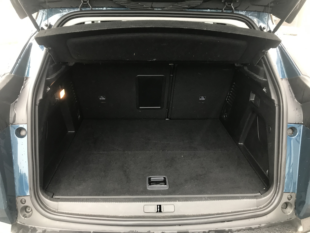 Peugeot 3008 HYbrid4 — 28