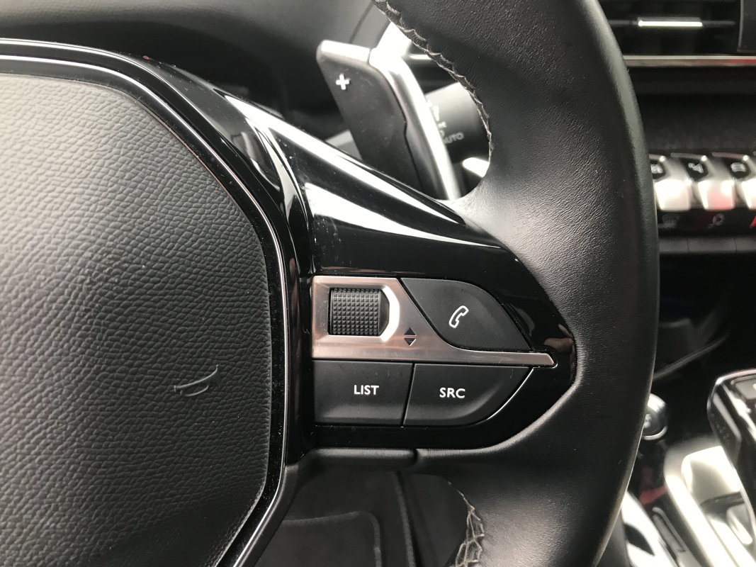 Peugeot 3008 HYbrid4 — 14