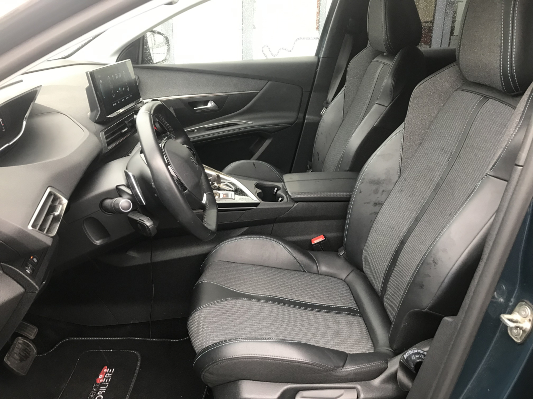 Peugeot 3008 HYbrid4 — 29