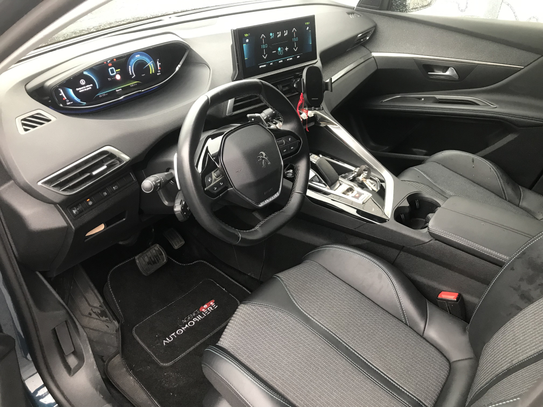 Peugeot 3008 HYbrid4 — 19