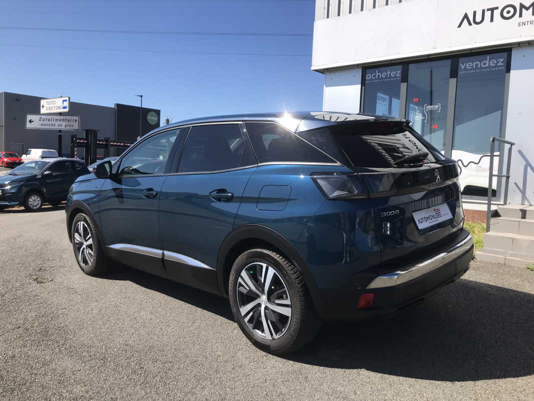 Peugeot 3008 HYbrid4 — 4
