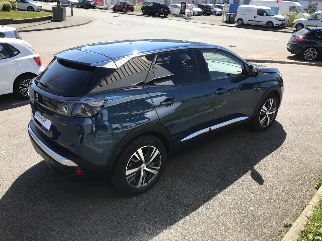 Peugeot 3008 HYbrid4 — 7
