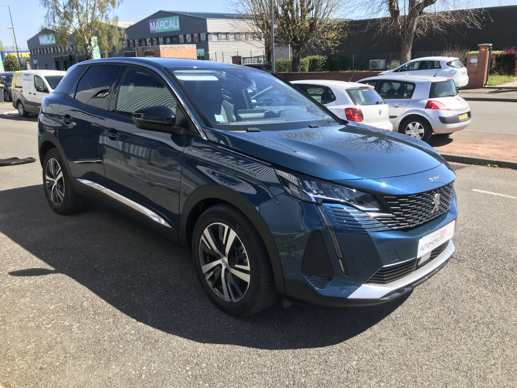 Peugeot 3008 HYbrid4 — 8