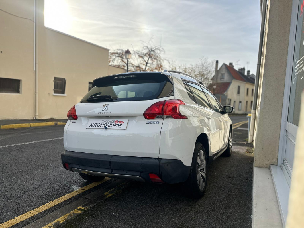 Peugeot 2008 — 4