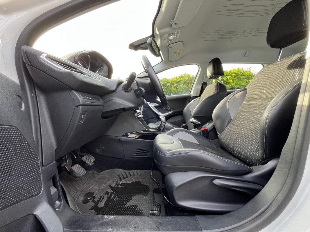 Peugeot 2008 — 13