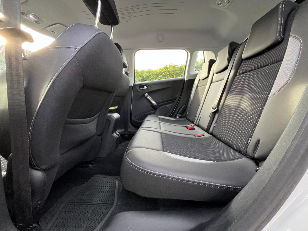 Peugeot 2008 — 17