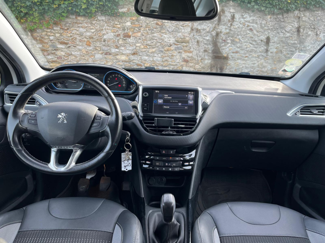 Peugeot 2008 — 19