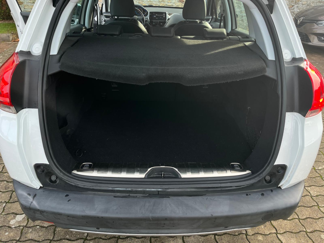 Peugeot 2008 — 23