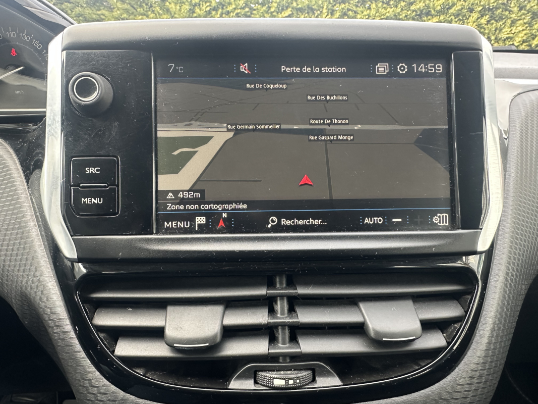 Peugeot 2008 — 12