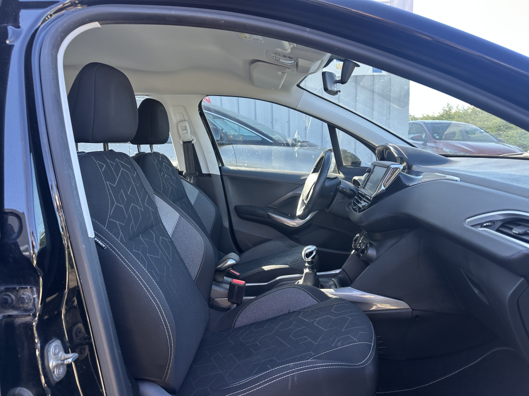 Peugeot 2008 — 8