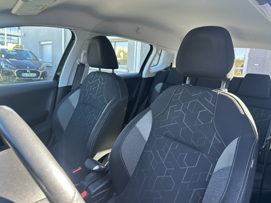 Peugeot 2008 — 15