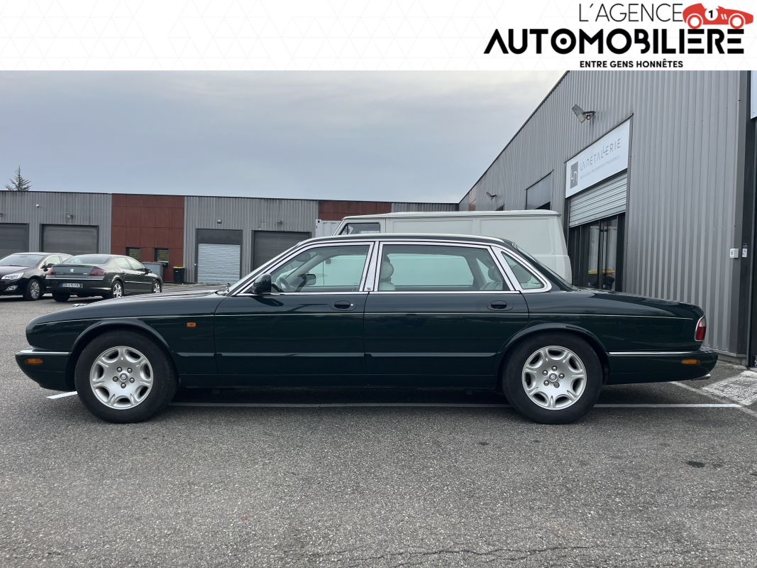 Jaguar XJ — 6