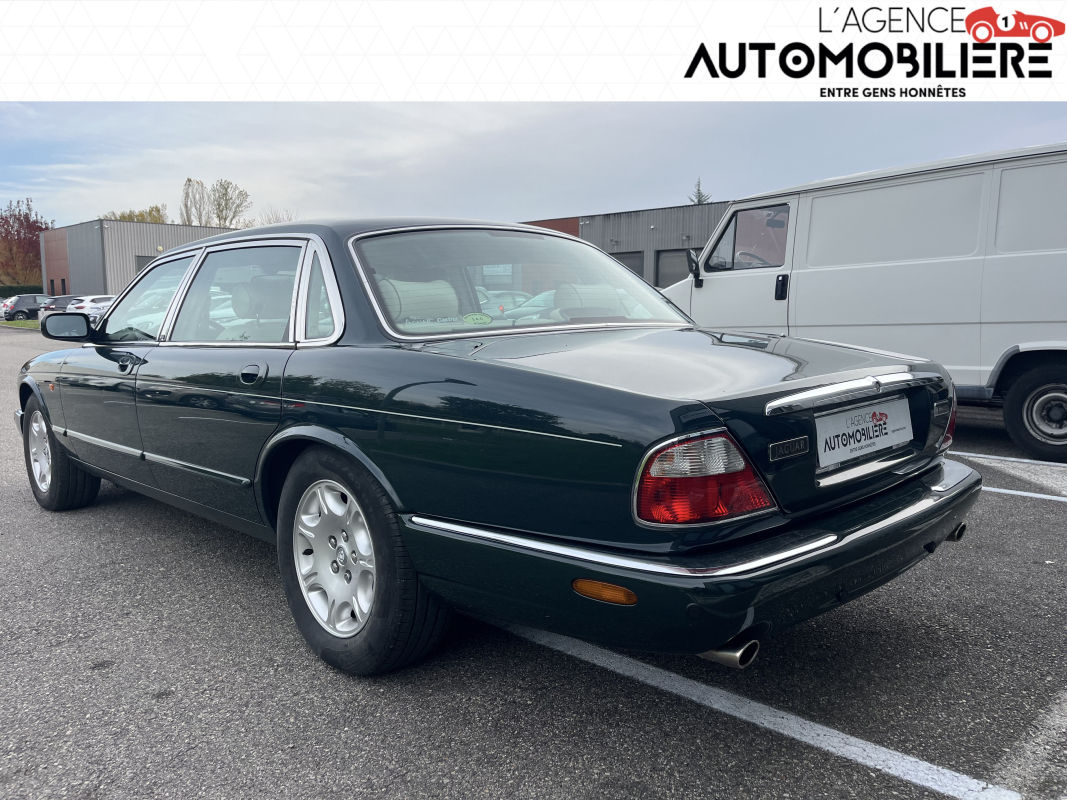 Jaguar XJ — 5