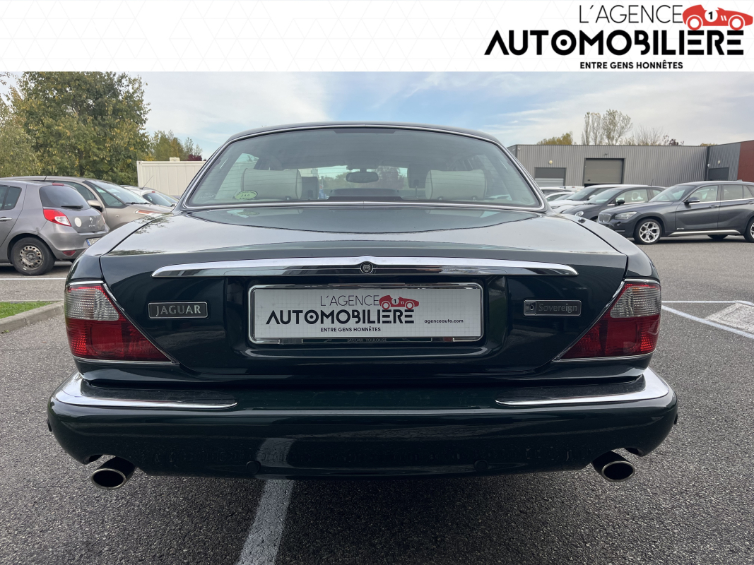 Jaguar XJ — 4