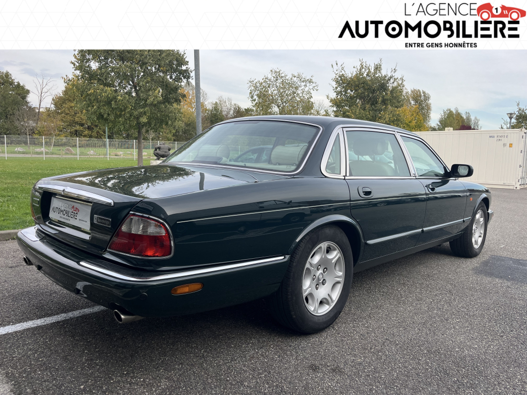 Jaguar XJ — 3