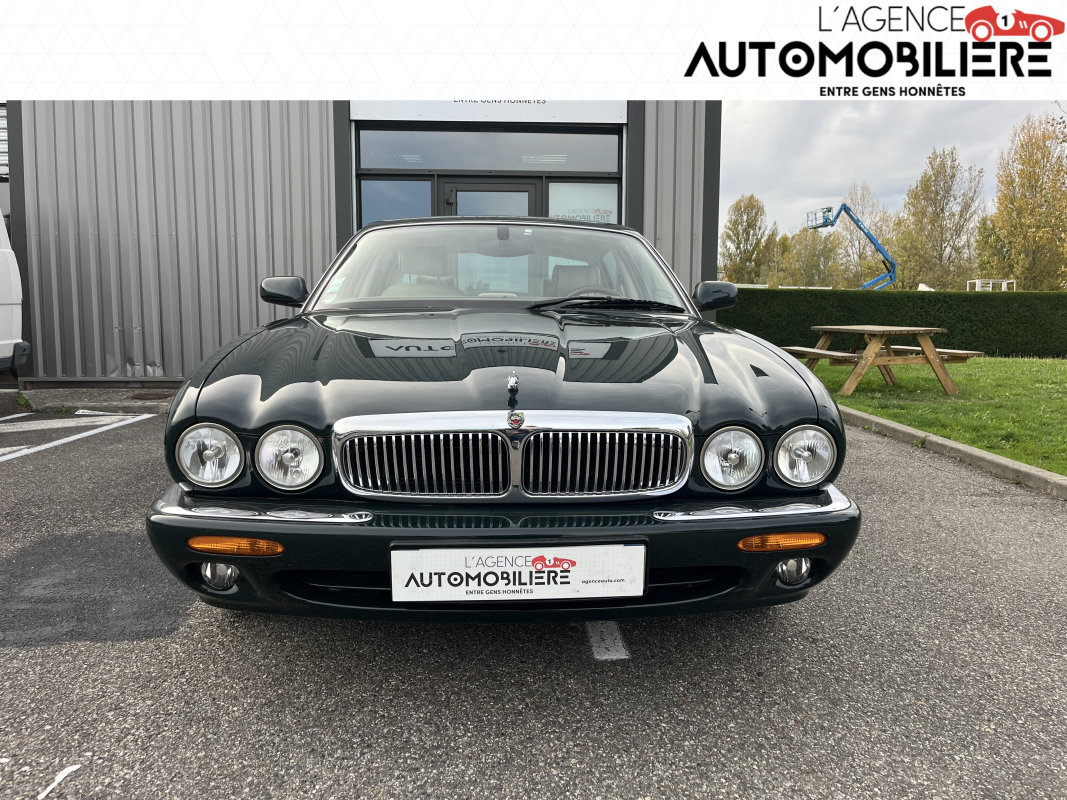 Jaguar XJ — 8