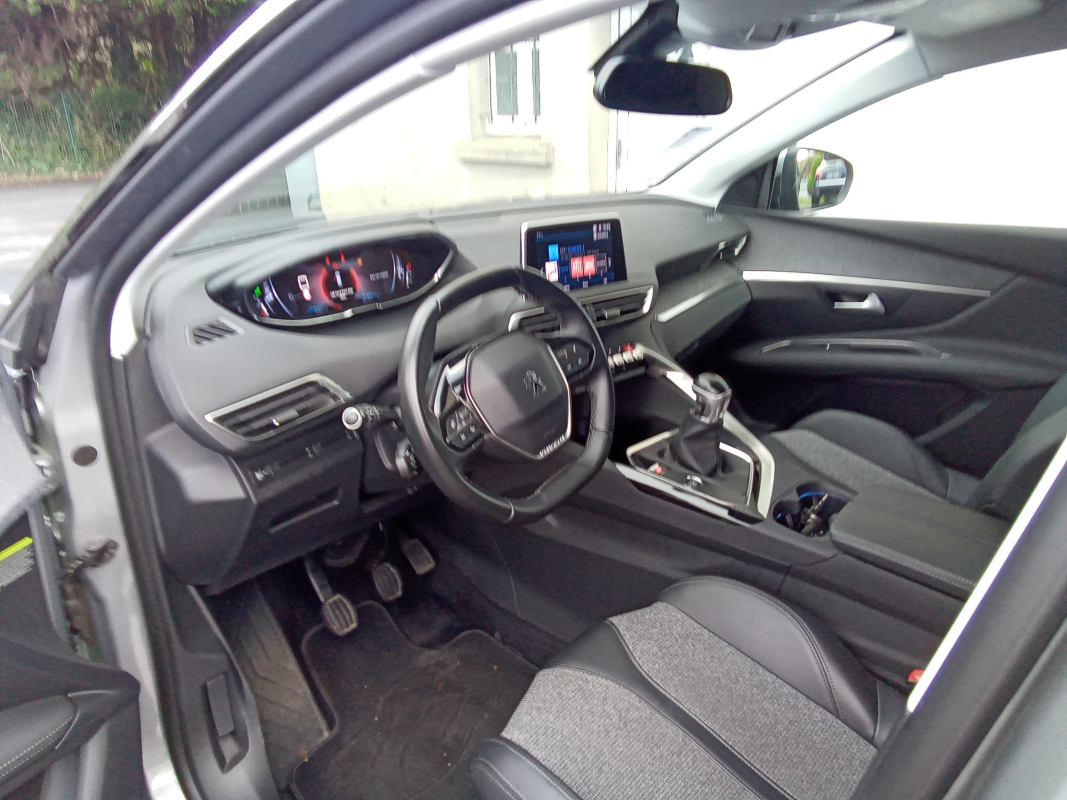 Peugeot 3008 — 8