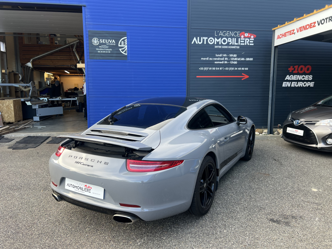 Porsche 911 — 9