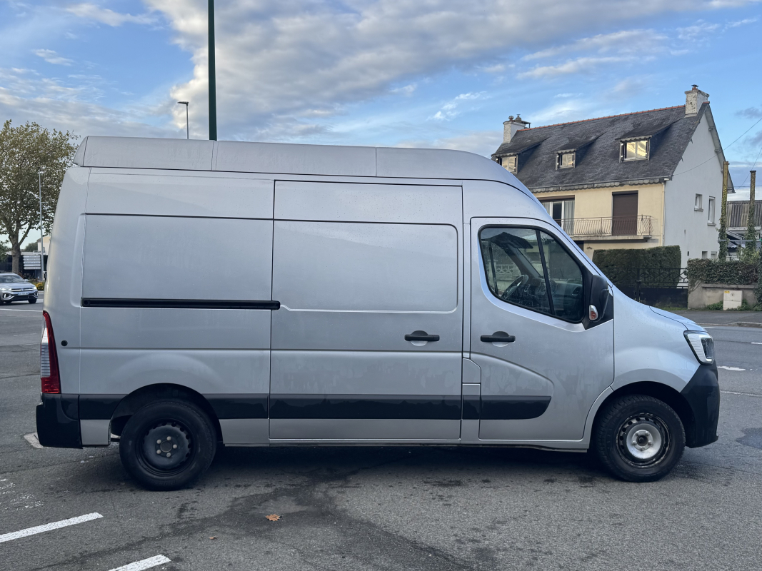 Renault Master — 4