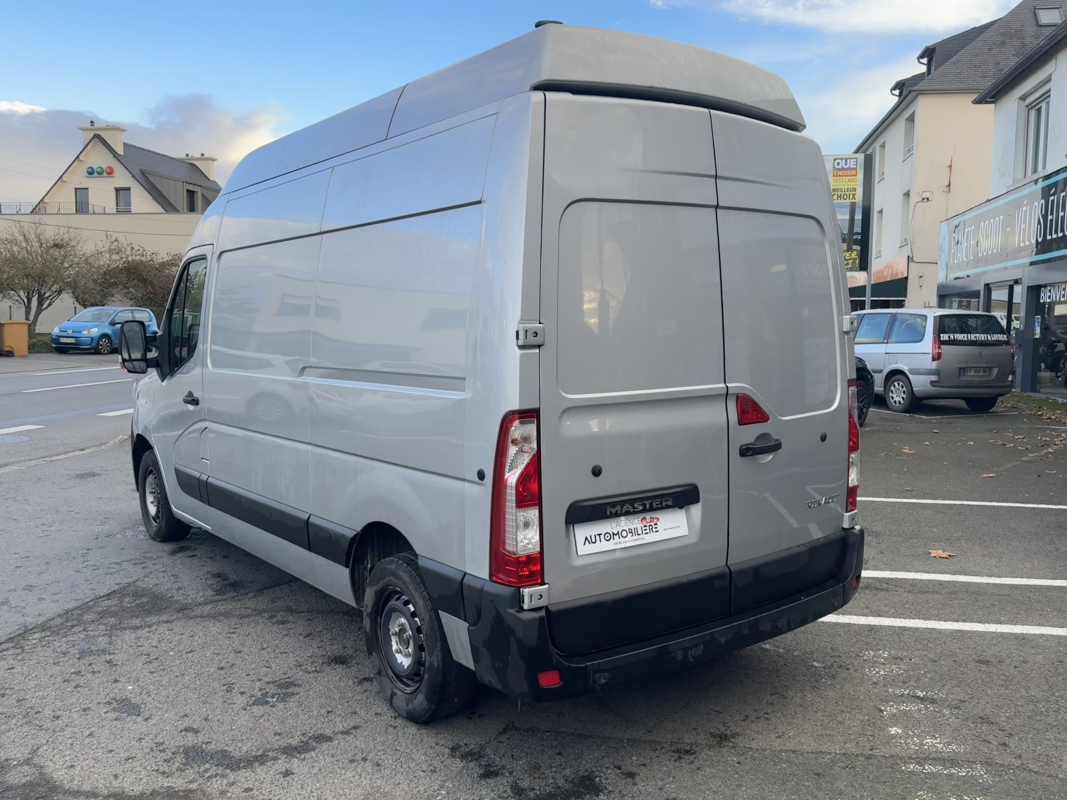 Renault Master — 10