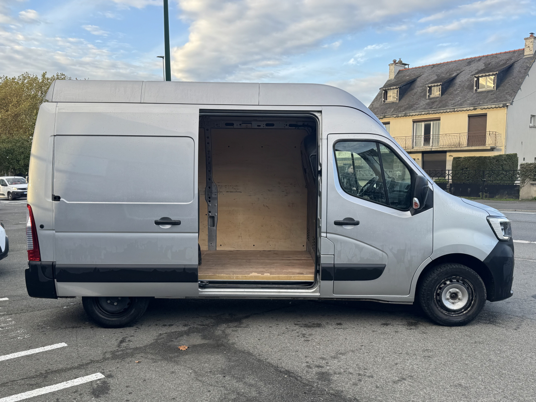 Renault Master — 5