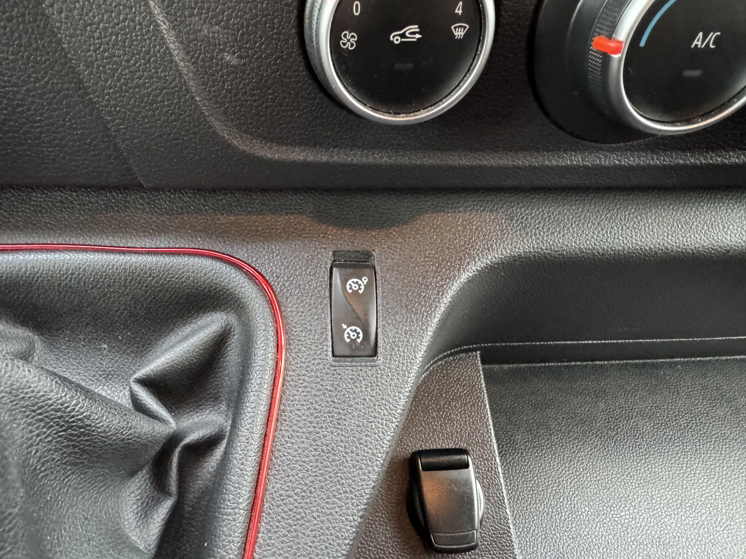 Renault Master — 18