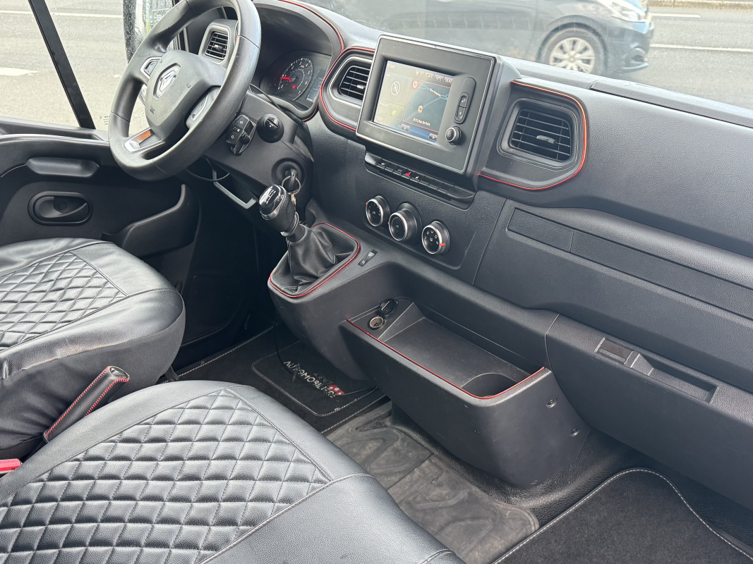 Renault Master — 12