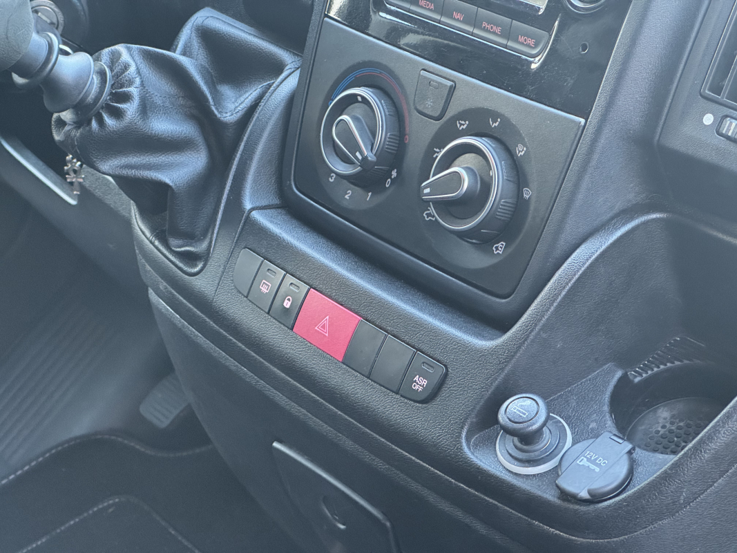 Peugeot Boxer — 24