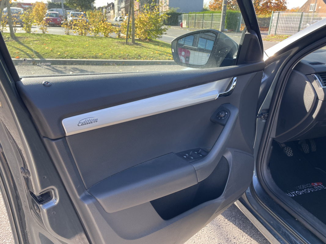 Skoda Octavia Combi — 14