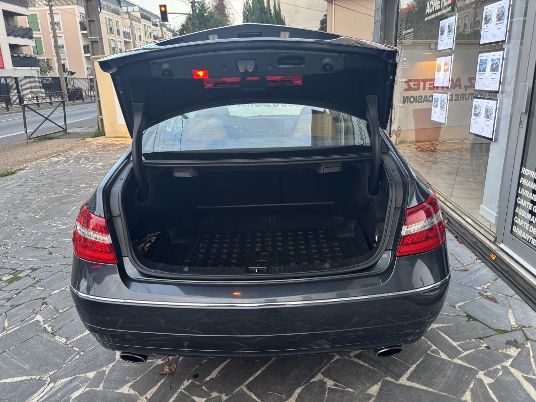 Mercedes Classe E Coupe — 10