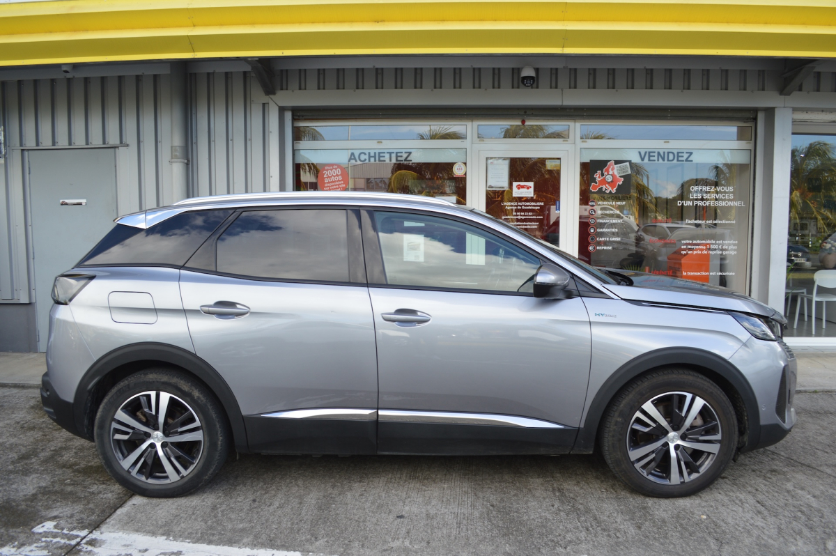 Peugeot 3008 HYbrid4 — 8