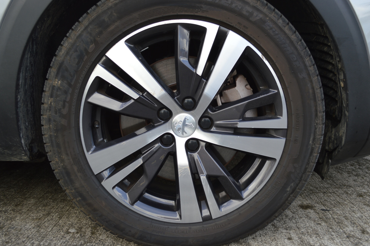 Peugeot 3008 HYbrid4 — 9