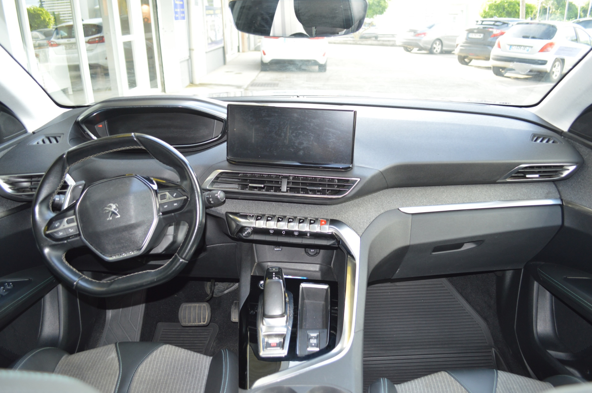 Peugeot 3008 HYbrid4 — 10