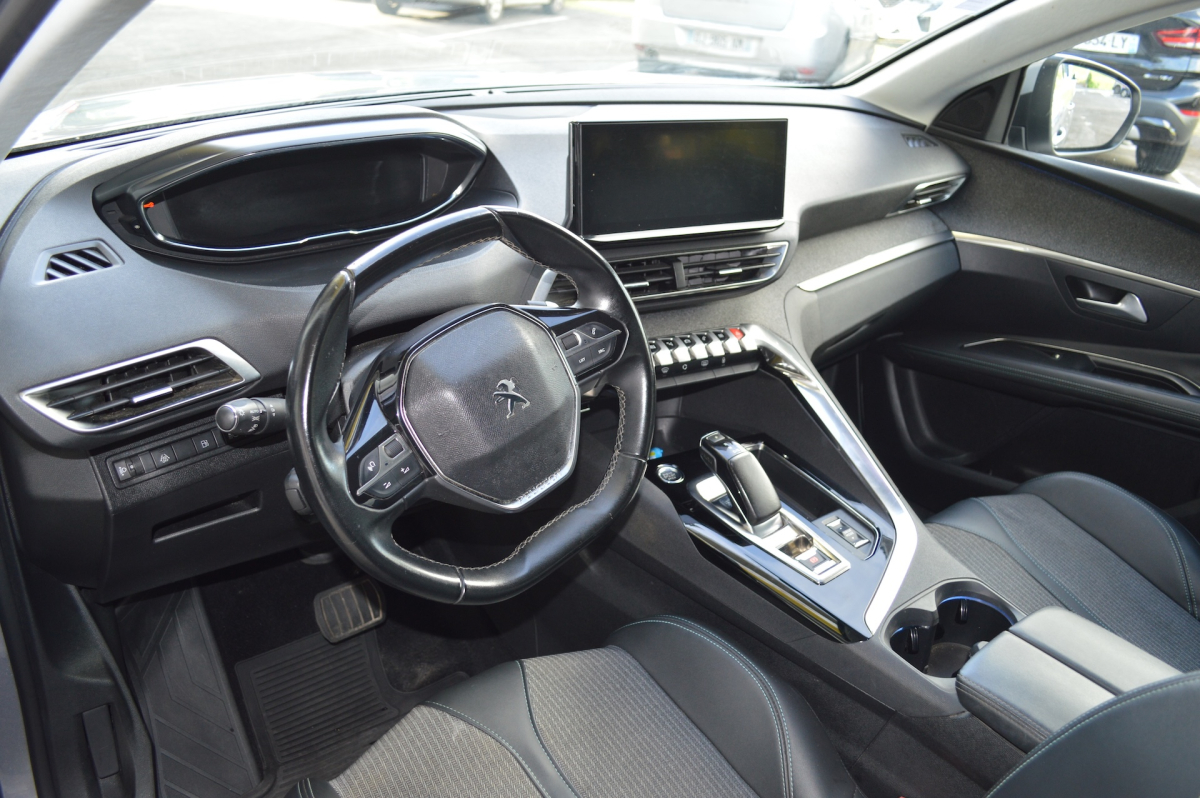 Peugeot 3008 HYbrid4 — 14