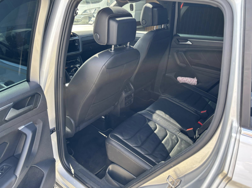 Volkswagen Tiguan — 14