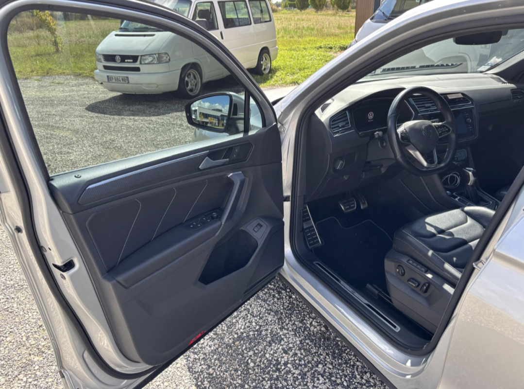 Volkswagen Tiguan — 12