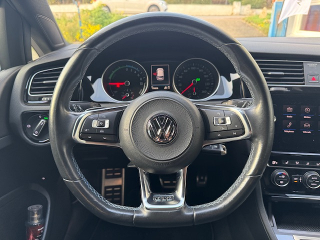 Volkswagen Golf — 7