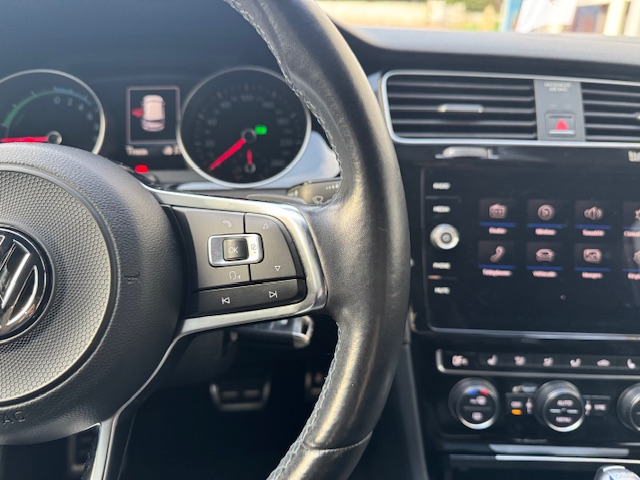 Volkswagen Golf — 9