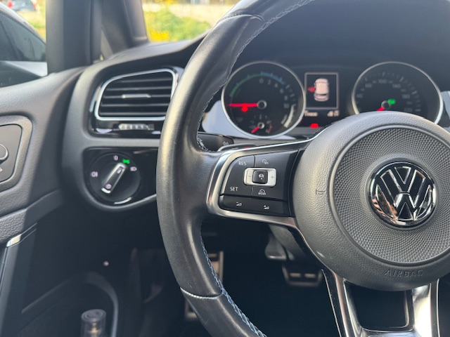 Volkswagen Golf — 8