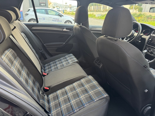 Volkswagen Golf — 14