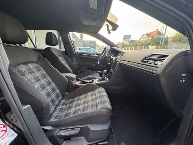 Volkswagen Golf — 13