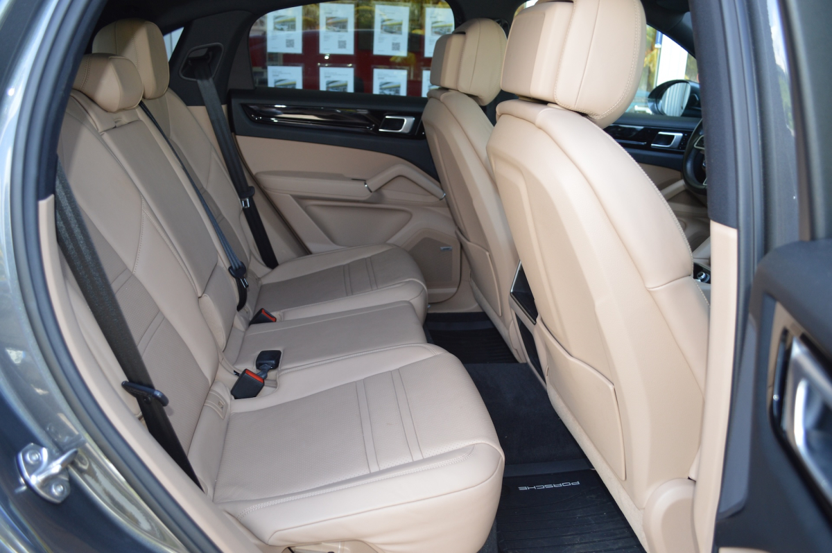 Porsche Cayenne Coupé — 16