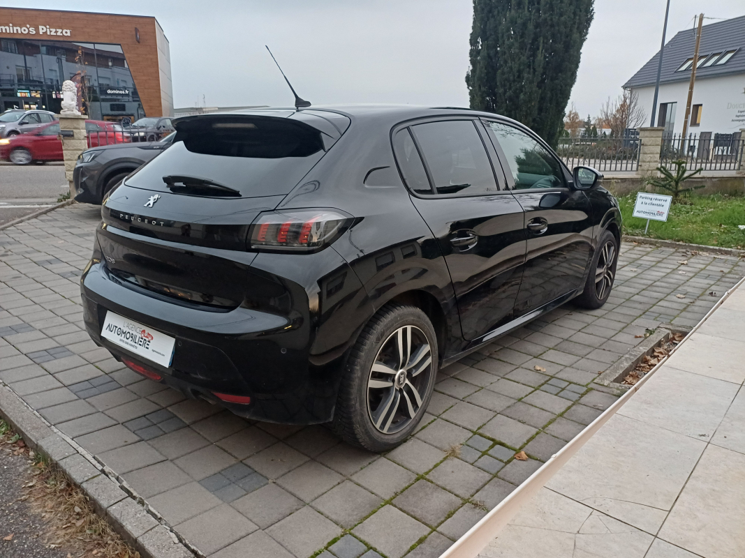 Peugeot 208 — 5