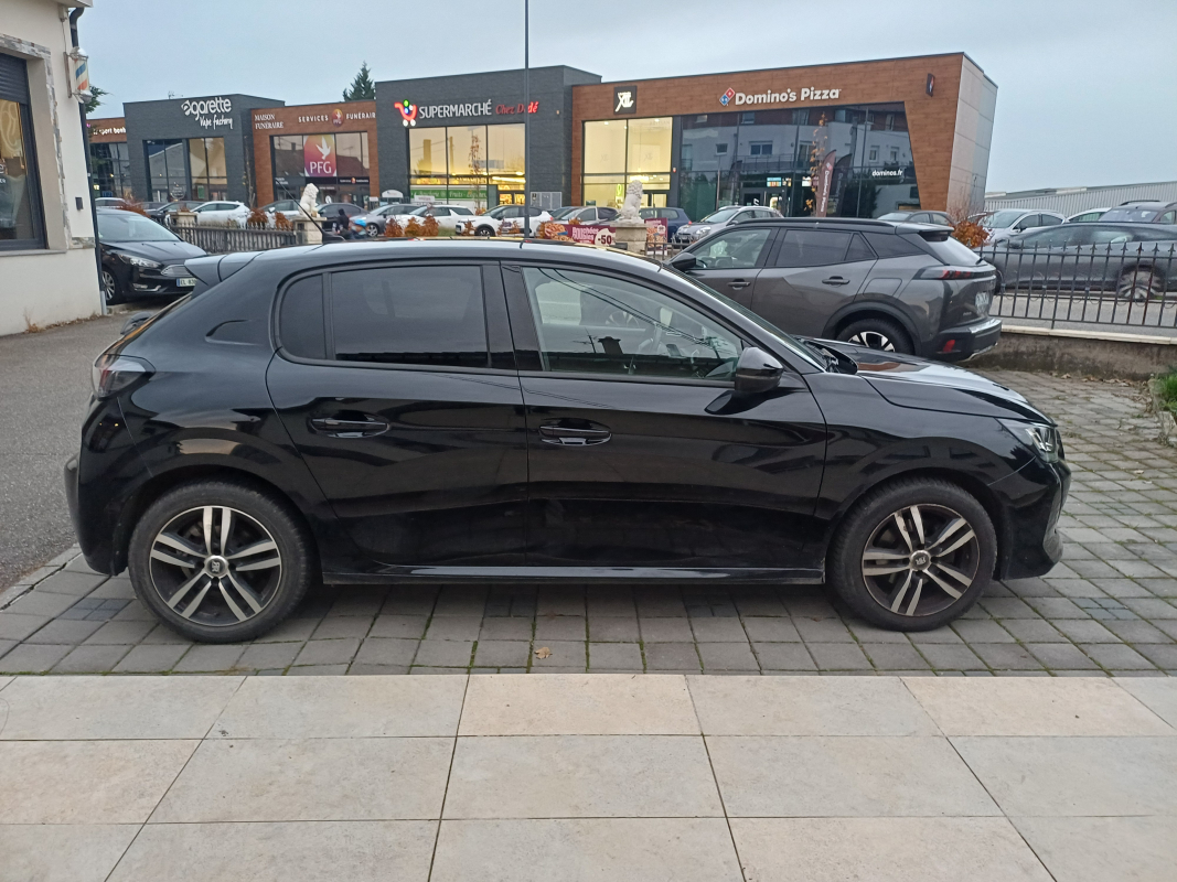 Peugeot 208 — 6