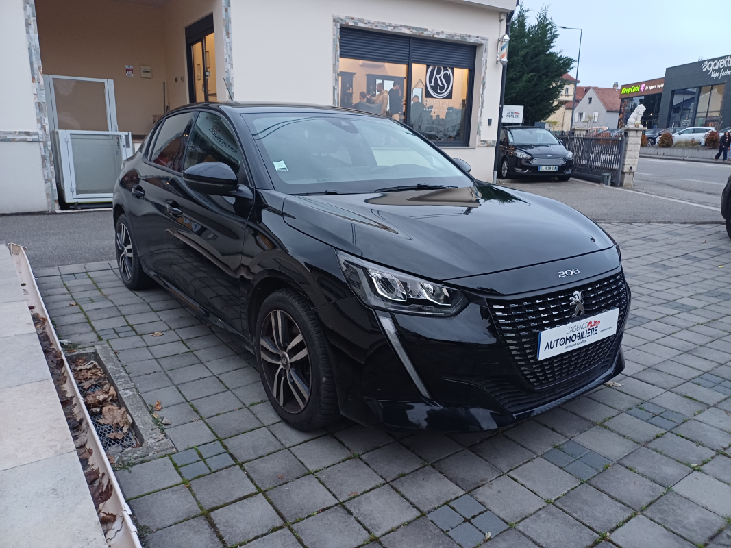 Peugeot 208 — 7