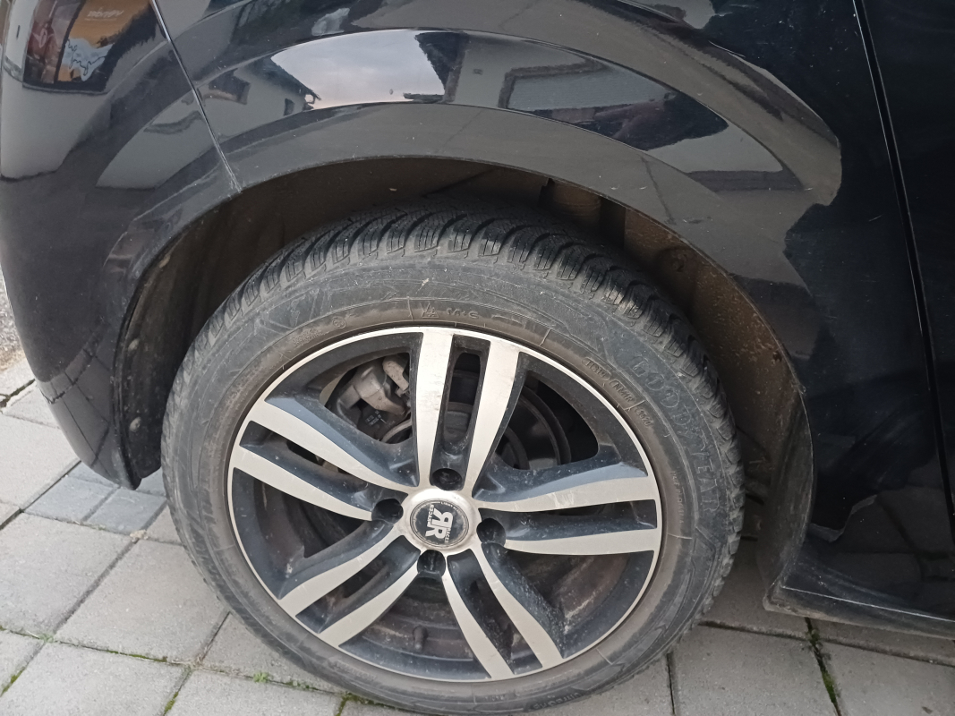 Peugeot 208 — 24