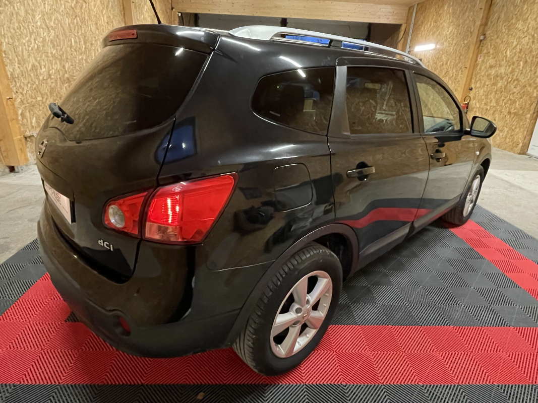 Nissan Qashqai +2 — 6