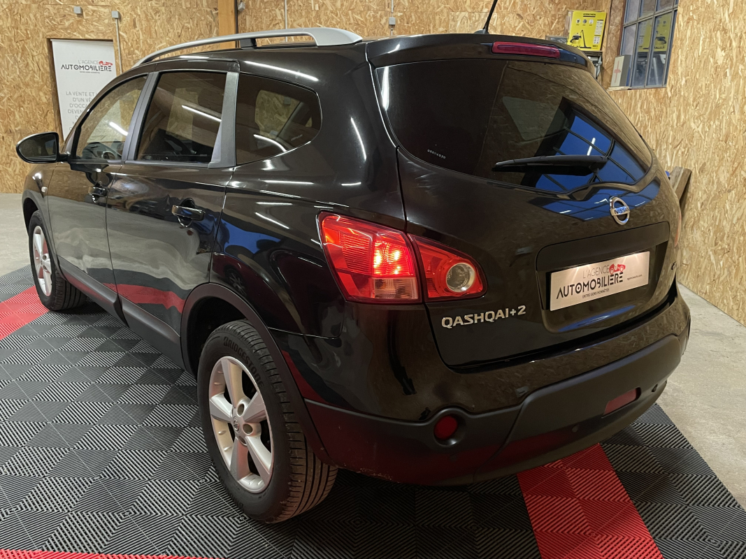 Nissan Qashqai +2 — 4